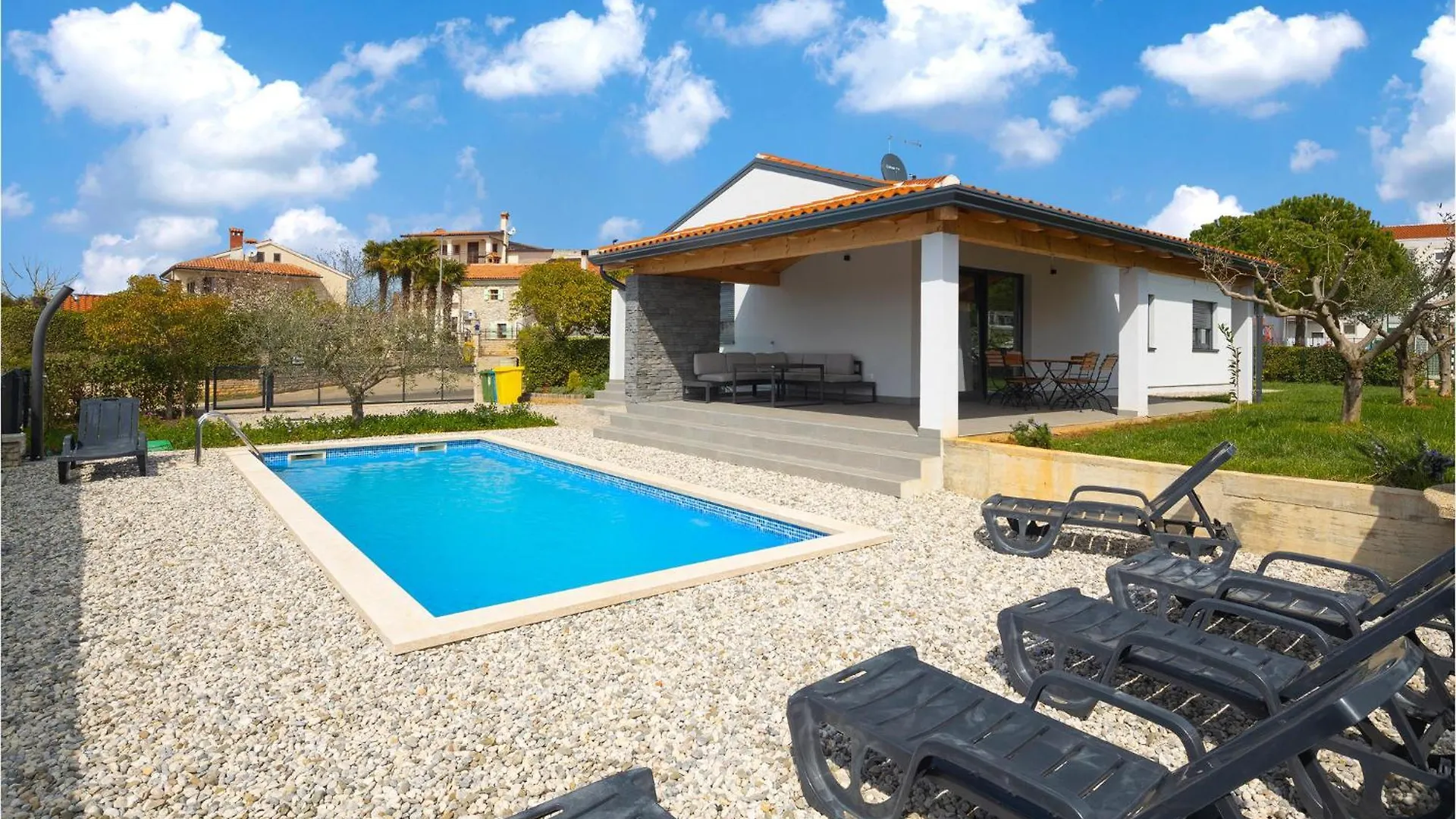 Stunning Home In Novigrad With Kitchen Buzinija
