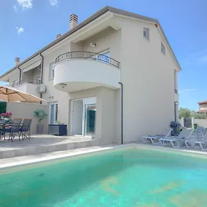 Ferienhaus Casa Hana, Bužinija